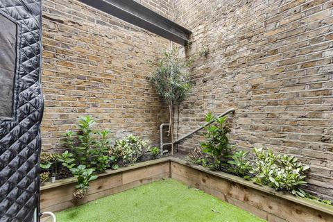 2 bedroom mews for sale, Gleneldon Mews, London SW16