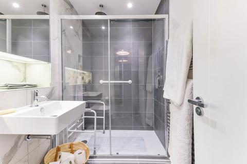 2 bedroom flat for sale, Oxted RH8
