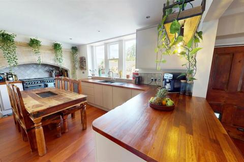34 Hill End, Bradford, BD7 4RR