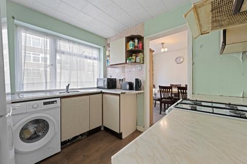 3 bedroom maisonette for sale, Crown Lane, Southgate, London, N14