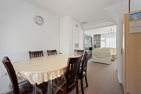 3 bedroom maisonette for sale, Crown Lane, Southgate, London, N14