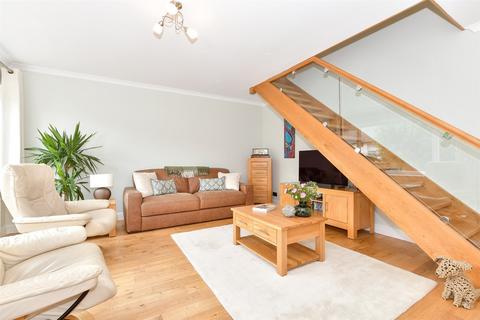 4 bedroom end of terrace house for sale, Holborough Road, Snodland, Kent