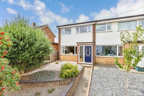 4 bedroom end of terrace house for sale, Holborough Road, Snodland, Kent