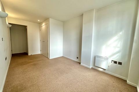 2 bedroom flat to rent, West Point, Wellington Street, Leeds, West Yorkshire, LS1