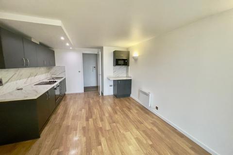 2 bedroom flat to rent, West Point, Wellington Street, Leeds, West Yorkshire, LS1