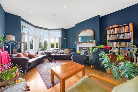 6 bedroom semi-detached house for sale, Abbotswood Road, SW16