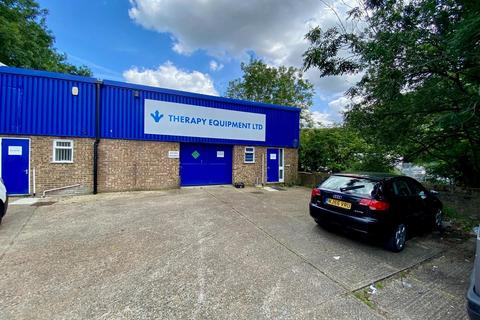 Industrial unit to rent, Cranbourne Avenue, Potters Bar EN6