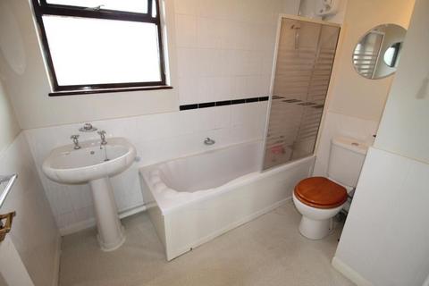 1 bedroom flat for sale, Flat , Ash Court, Jutsums Lane, Romford