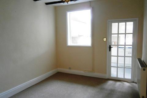 2 bedroom terraced house to rent, Brock Street, Macclesfield (17)