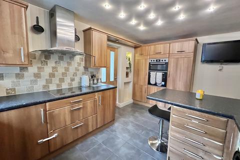 3 bedroom semi-detached house for sale, Belvedere Road, Thornton FY5