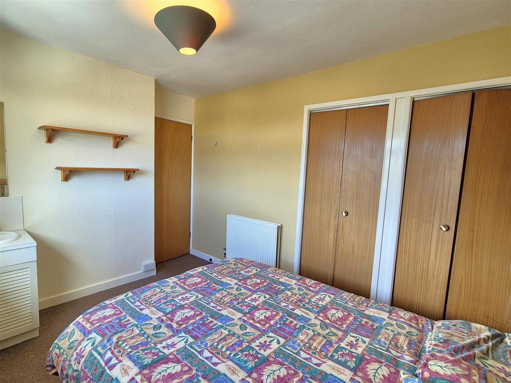 Bedroom 3 (2).jpg