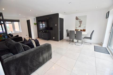 8 Blake Close, Galley Common, Nuneaton, CV10 9RQ