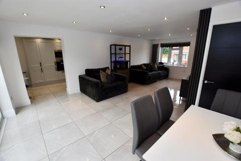 8 Blake Close, Galley Common, Nuneaton, CV10 9RQ