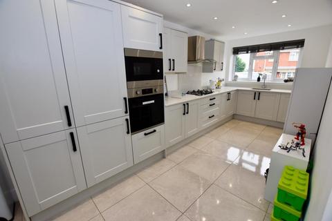 8 Blake Close, Galley Common, Nuneaton, CV10 9RQ