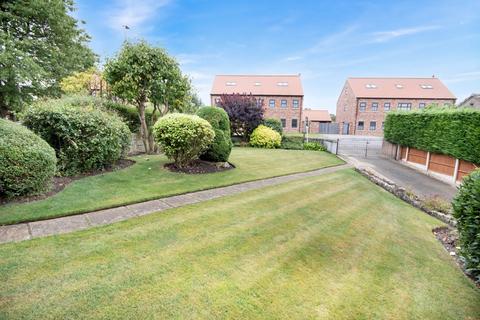 4 bedroom detached house for sale, Staffa, Great North Road, Retford, Nottinghamshire