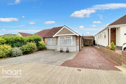 3 bedroom semi-detached bungalow for sale, Ascot Gardens, Hornchurch