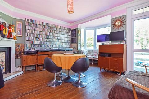 52 Avenue Road, Herne Bay, CT6 8TG