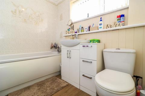 66 Esther Grove, Wakefield, WF2 8EY
