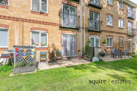 2 bedroom flat for sale, Swanmead, Apsley, Hemel Hempstead