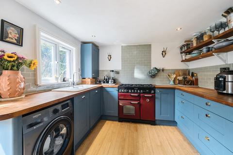 2 bedroom terraced house for sale, Coopers Terrace, East Street, Farnham, Surrey, GU9