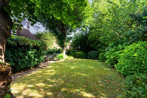 5 bedroom semi-detached house for sale, Knighton Close, South Croydon, CR2