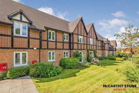 2 bedroom apartment for sale, Foxmead Court, Meadowside, Storrington, RH20 4FN