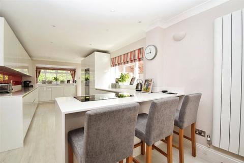 4 bedroom detached house for sale, Reading Road, Camberley GU17