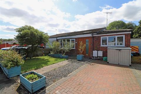 2 bedroom bungalow for sale, Edmondes Close, Warwick