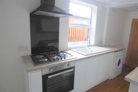3 bedroom terraced house to rent, Heath Street, Nutgrove, St Helens