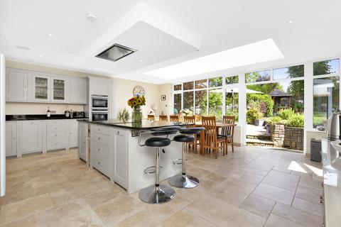 9 Hambledon Hill, Epsom, KT18 7BZ