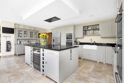 9 Hambledon Hill, Epsom, KT18 7BZ