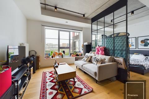 undefined, London E14