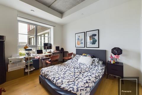 undefined, London E14