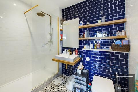 undefined, London E14