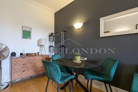 1 bedroom apartment for sale, Whitehouse Apartments, South Bank, London