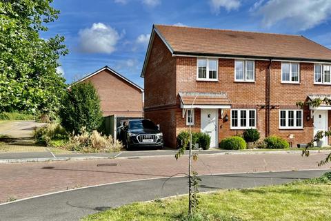 3 bedroom semi-detached house for sale, Augustus Avenue, Fordingbridge, SP6 1FL