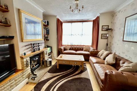 4 bedroom terraced house for sale, St. James's Avenue, Gravesend, DA11