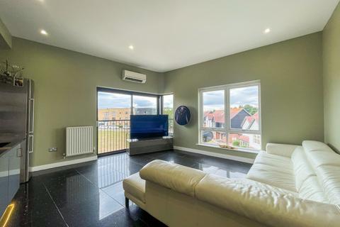 2 bedroom apartment for sale, Southfields Green, Gravesend, Kent, DA11