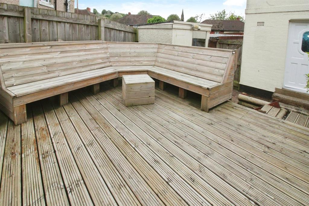 Rear Decking Area