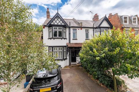 5 bedroom semi-detached house for sale, Kendal Avenue, Epping