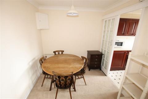 2 bedroom flat for sale, Spinnaker Close, Clacton on Sea