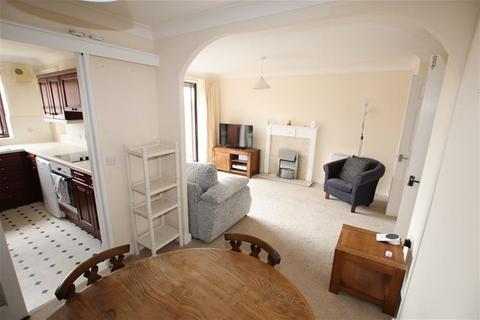 2 bedroom flat for sale, Spinnaker Close, Clacton on Sea