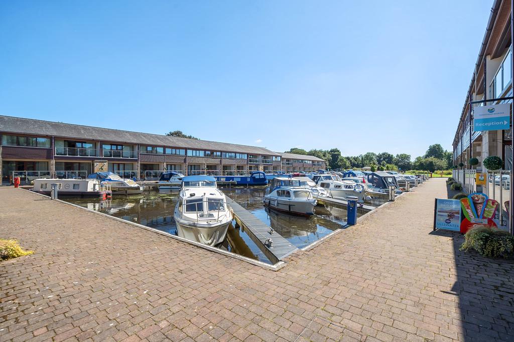 Tewitfield Marina