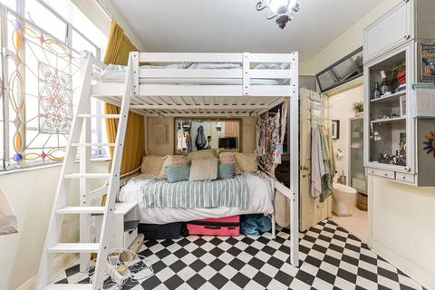 Studio for sale, Belgrave Road, Pimlico, London, SW1V