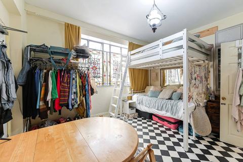 Studio for sale, Belgrave Road, Pimlico, London, SW1V