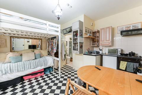 Studio for sale, Belgrave Road, Pimlico, London, SW1V