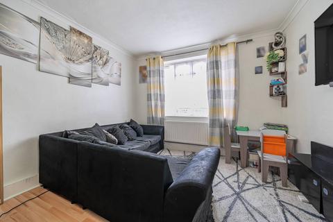 2 bedroom flat for sale, Valley Road, Streatham, London, SW16