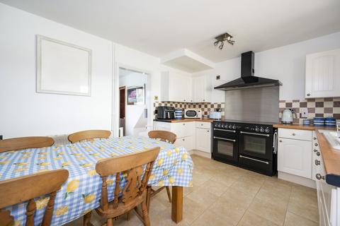 5 Colne Road, Bures, CO8 5DJ