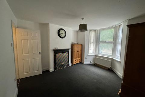 1 bedroom apartment to rent, Hughenden Road,