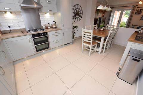 14 Bellflower Road, Grimsby, DN33 3AZ